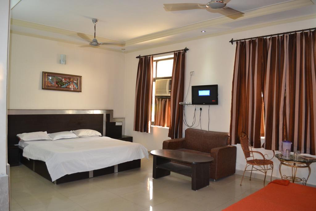 Fabhotel Prashant Palace مَسّور الغرفة الصورة