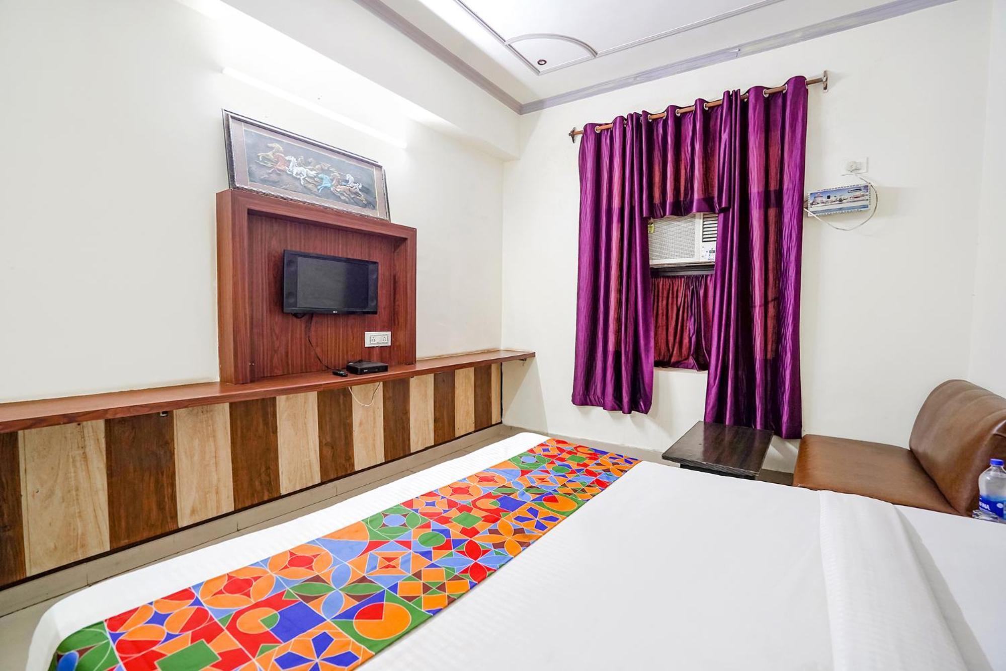 Fabhotel Prashant Palace مَسّور المظهر الخارجي الصورة