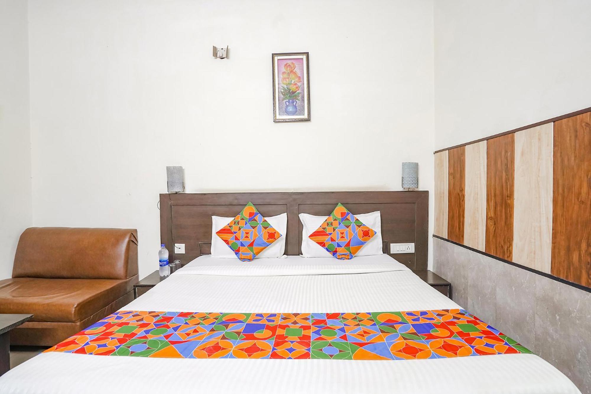 Fabhotel Prashant Palace مَسّور المظهر الخارجي الصورة