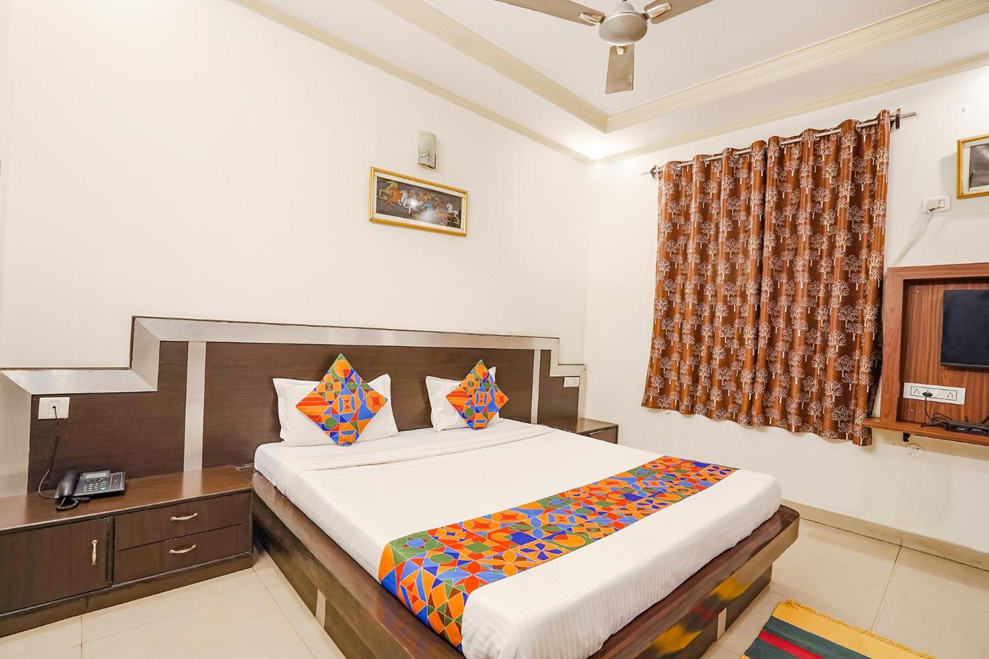 Fabhotel Prashant Palace مَسّور المظهر الخارجي الصورة