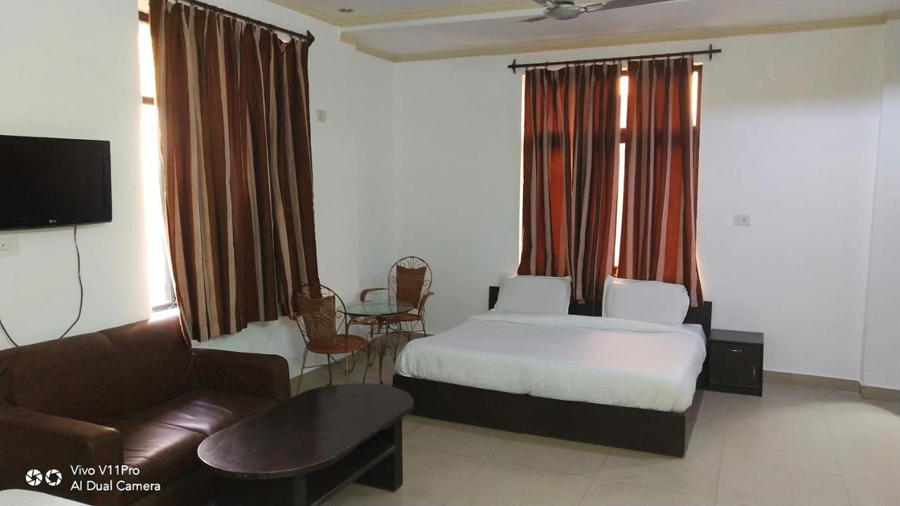 Fabhotel Prashant Palace مَسّور المظهر الخارجي الصورة