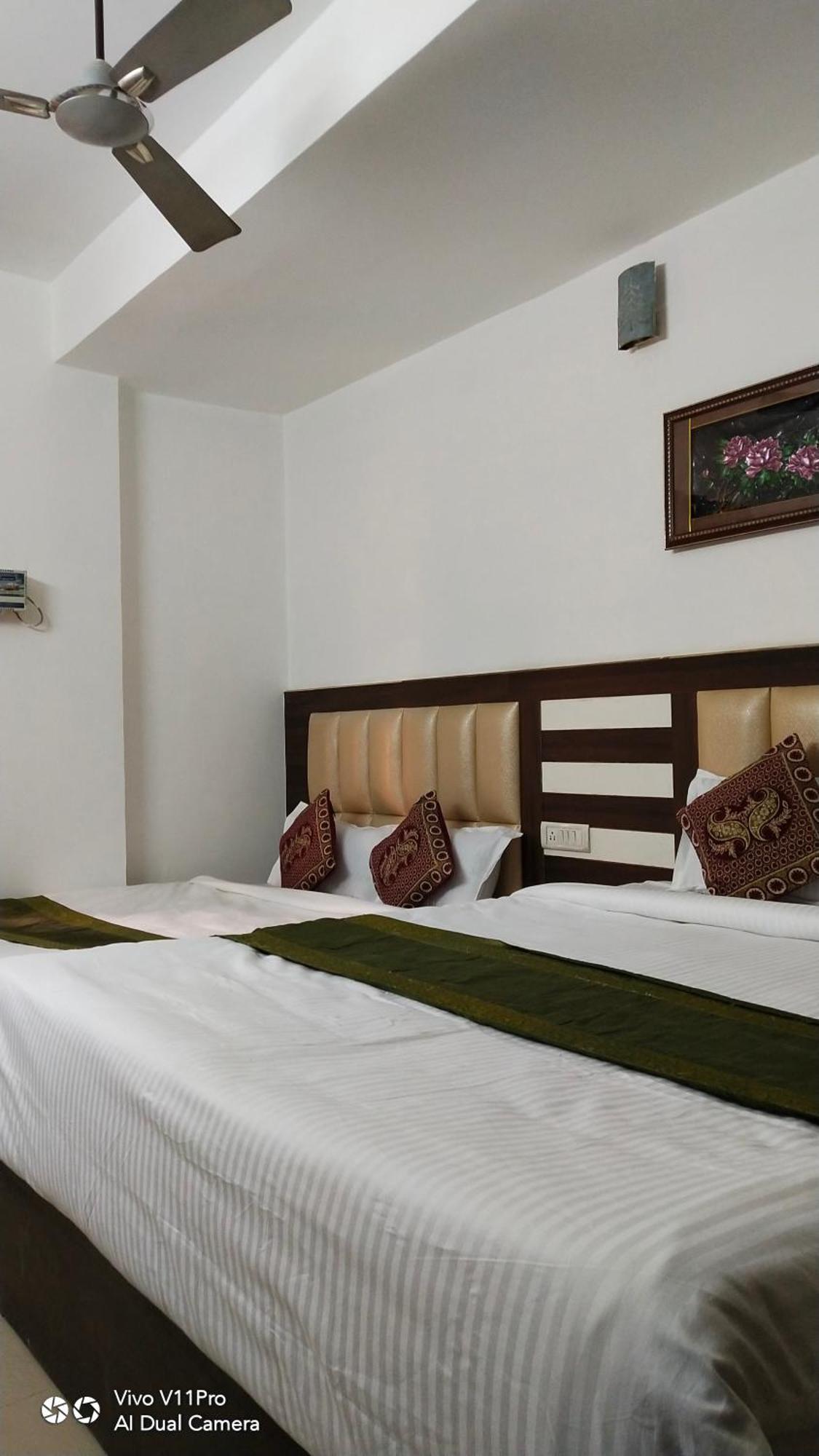 Fabhotel Prashant Palace مَسّور المظهر الخارجي الصورة