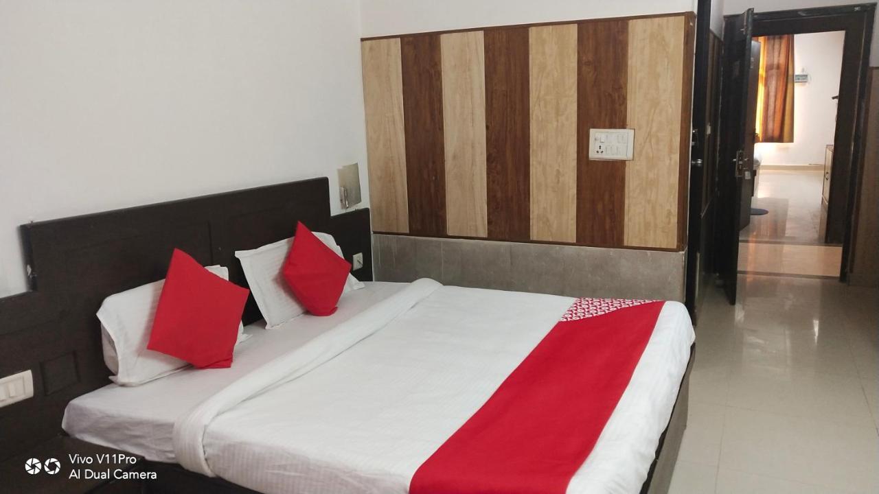 Fabhotel Prashant Palace مَسّور المظهر الخارجي الصورة